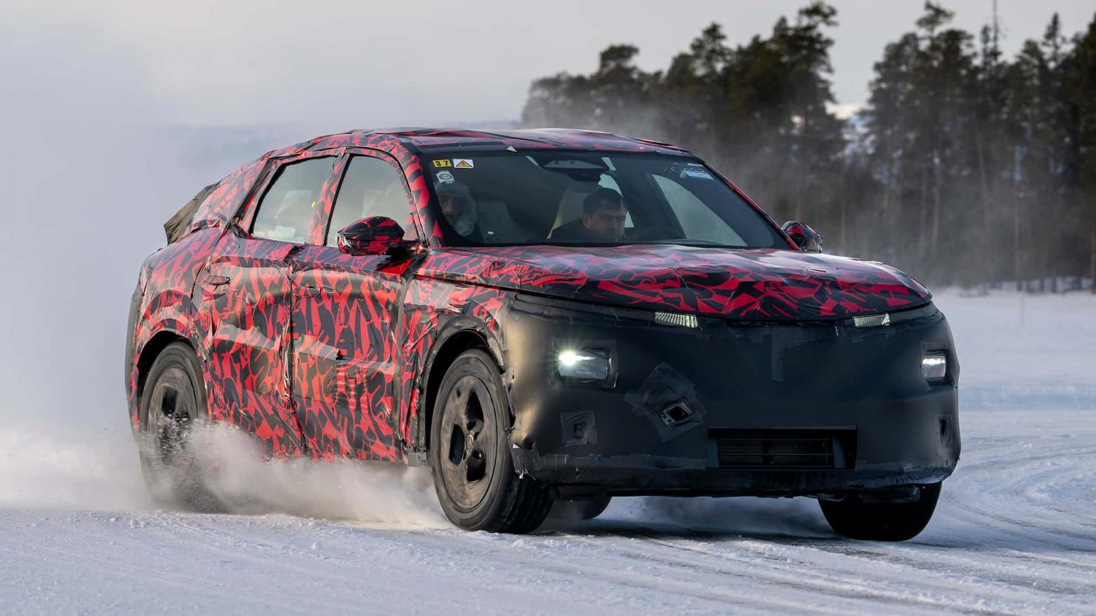 Πρώτες επίσημες εικόνες της νέας Alfa Romeo Stelvio